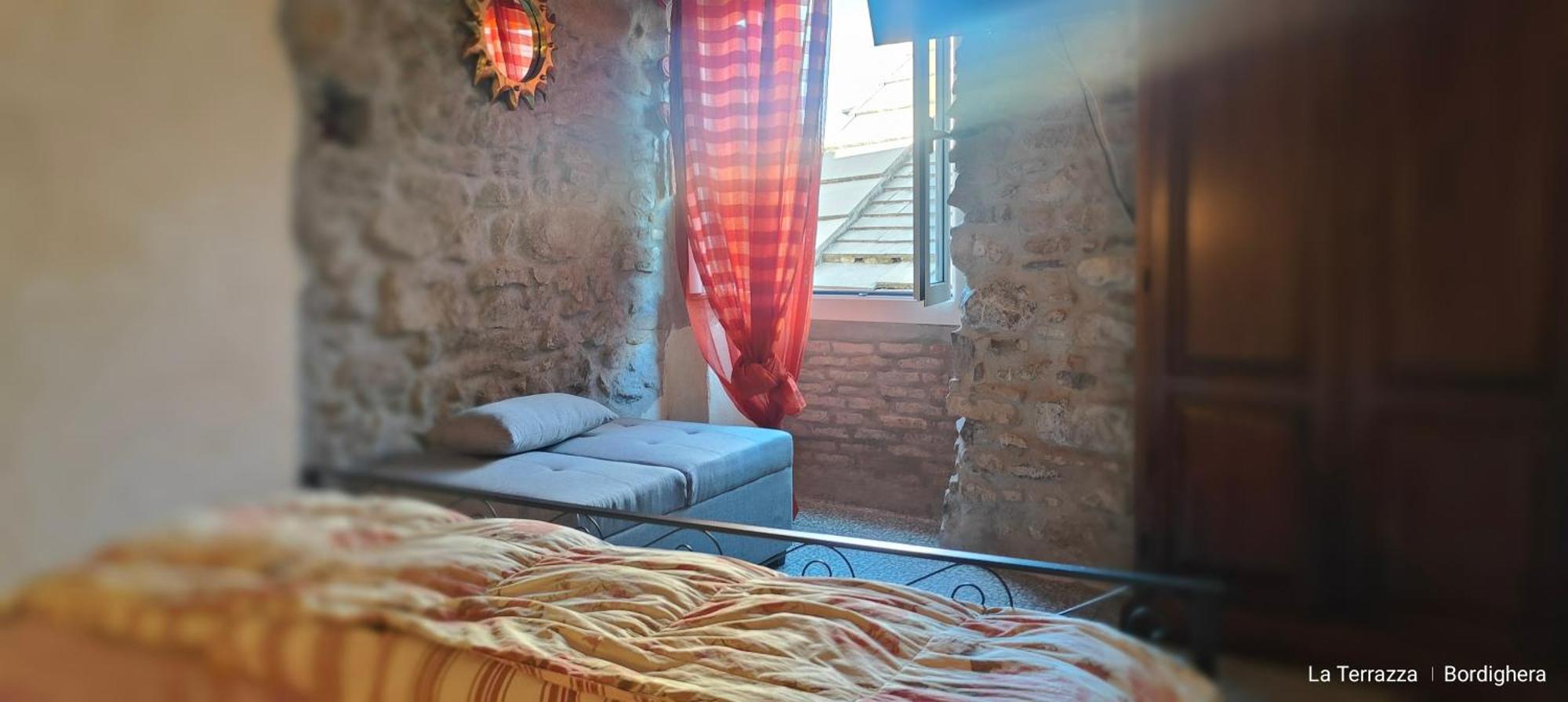 La Terrazza Bed & Breakfast Бордихера Стая снимка